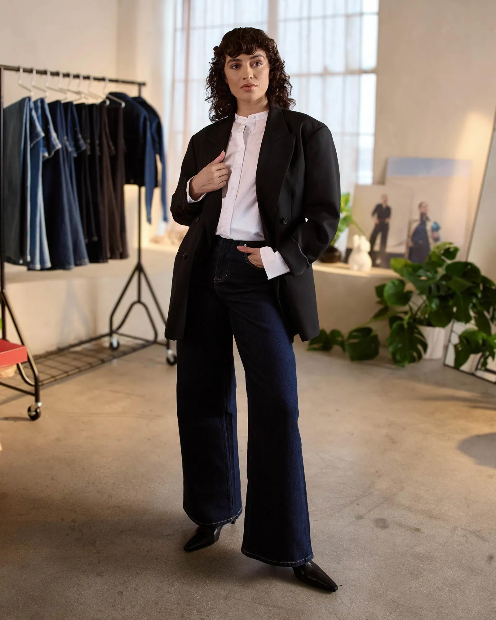 1225 SITE DressedUpDenim KarlaImage1 Desktop