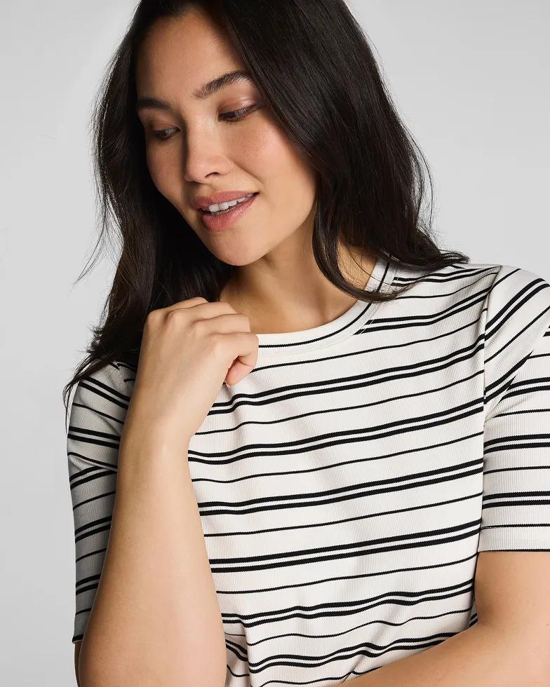 0226 Tops Visual Nav Tees Tile