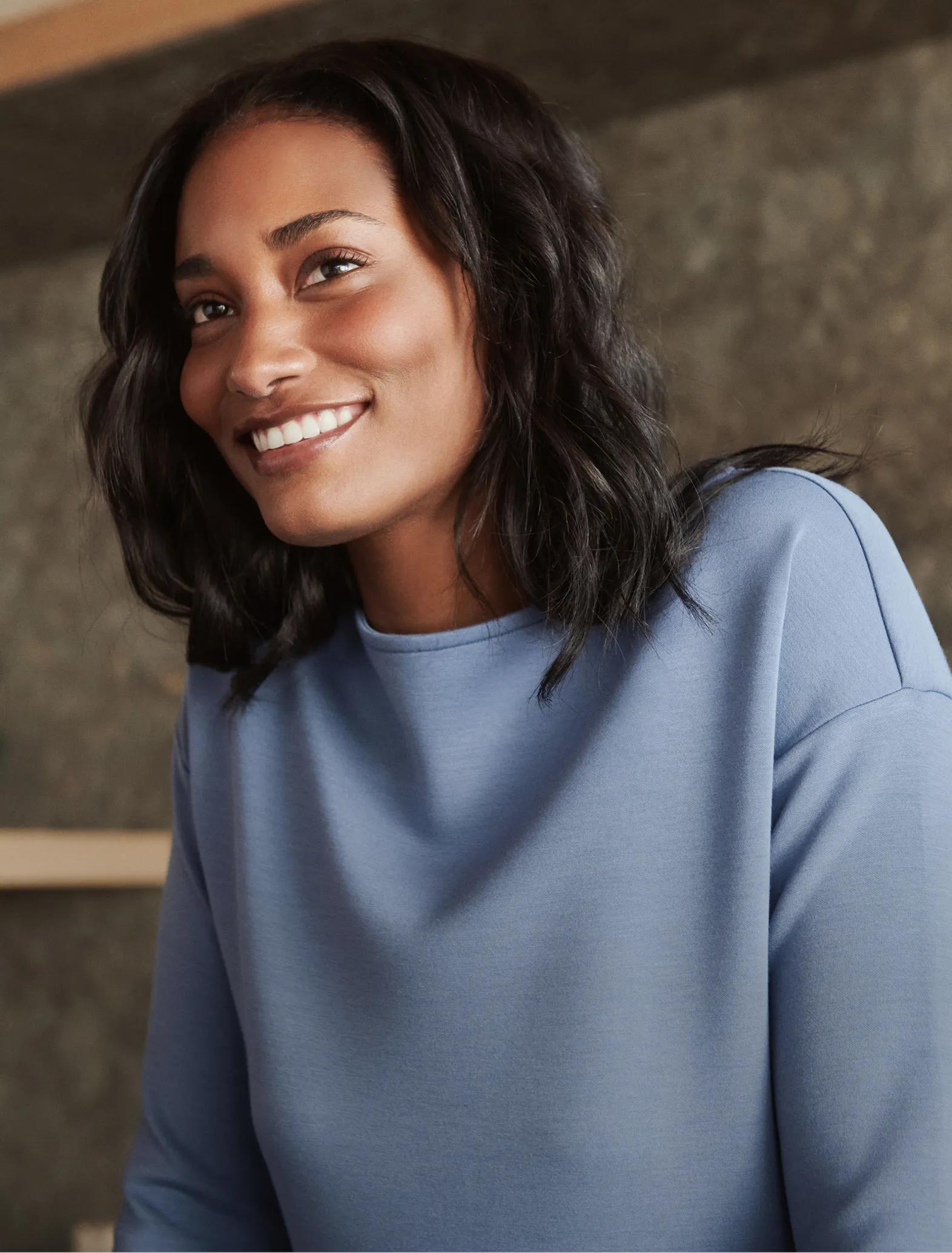 0226 Feb Lounge Color Story HP Hero Mobile2