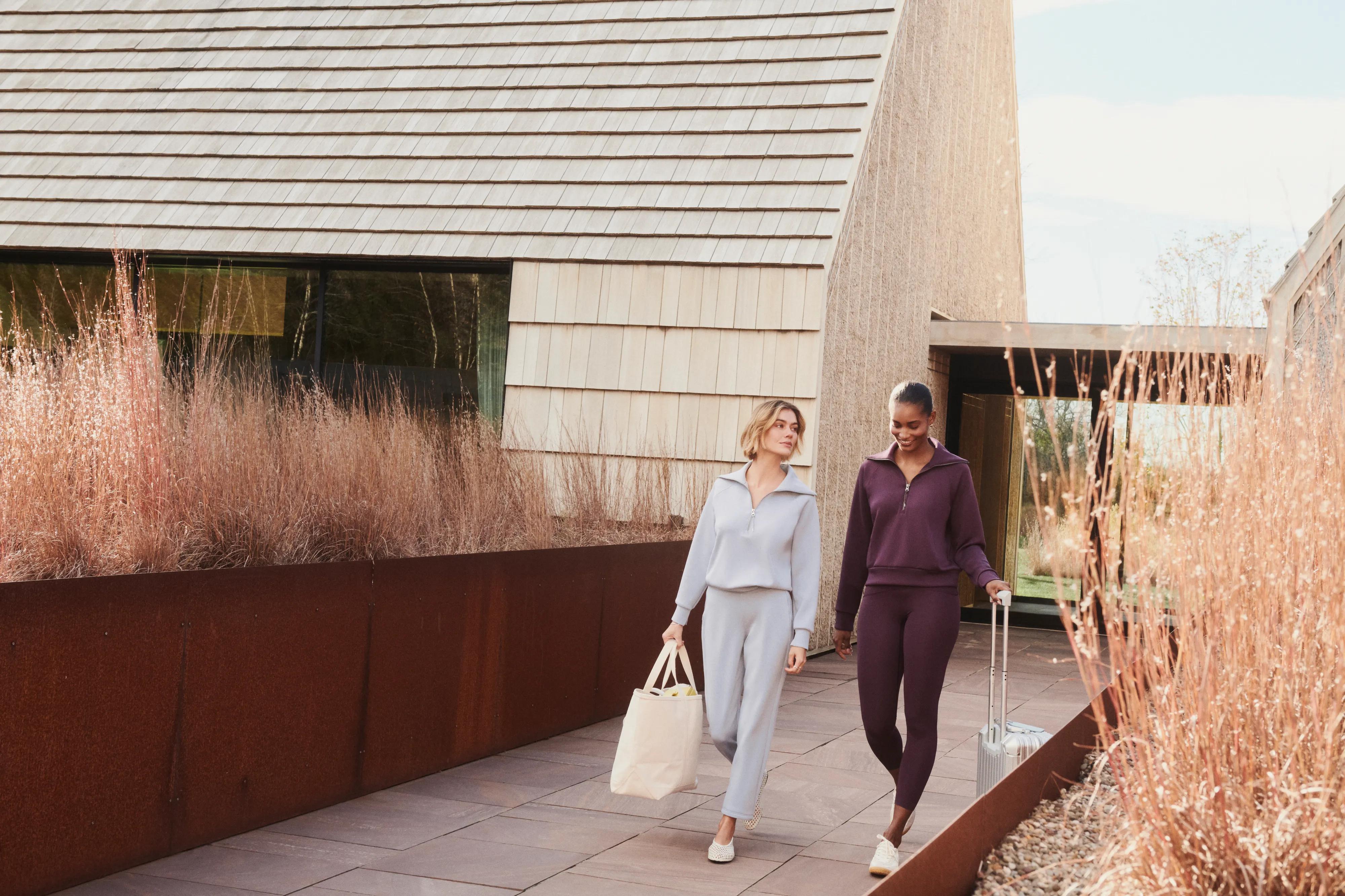 Best Travel Clothes for Women: What to Wear on Long Flights