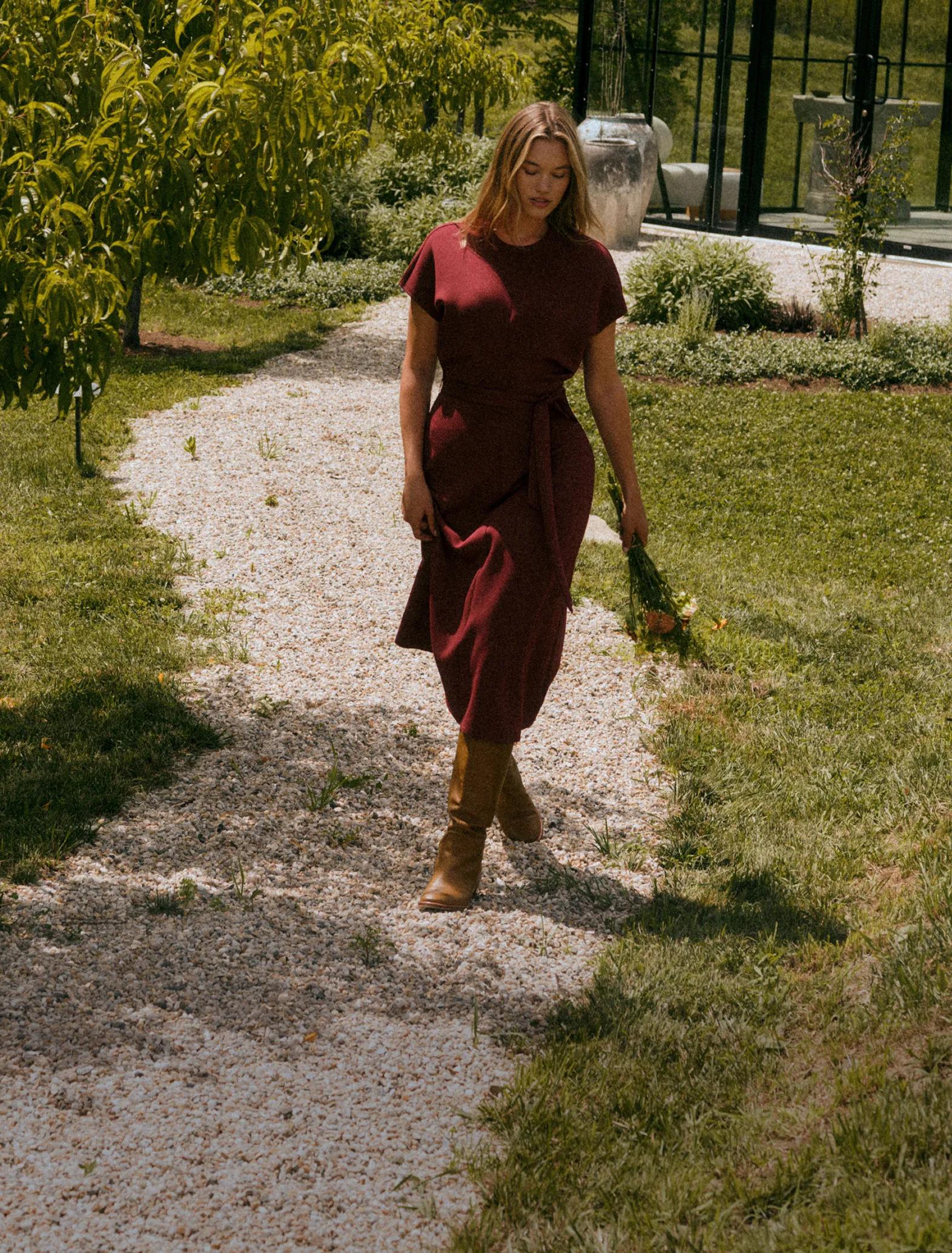 Model walking in SPANX Airessentials