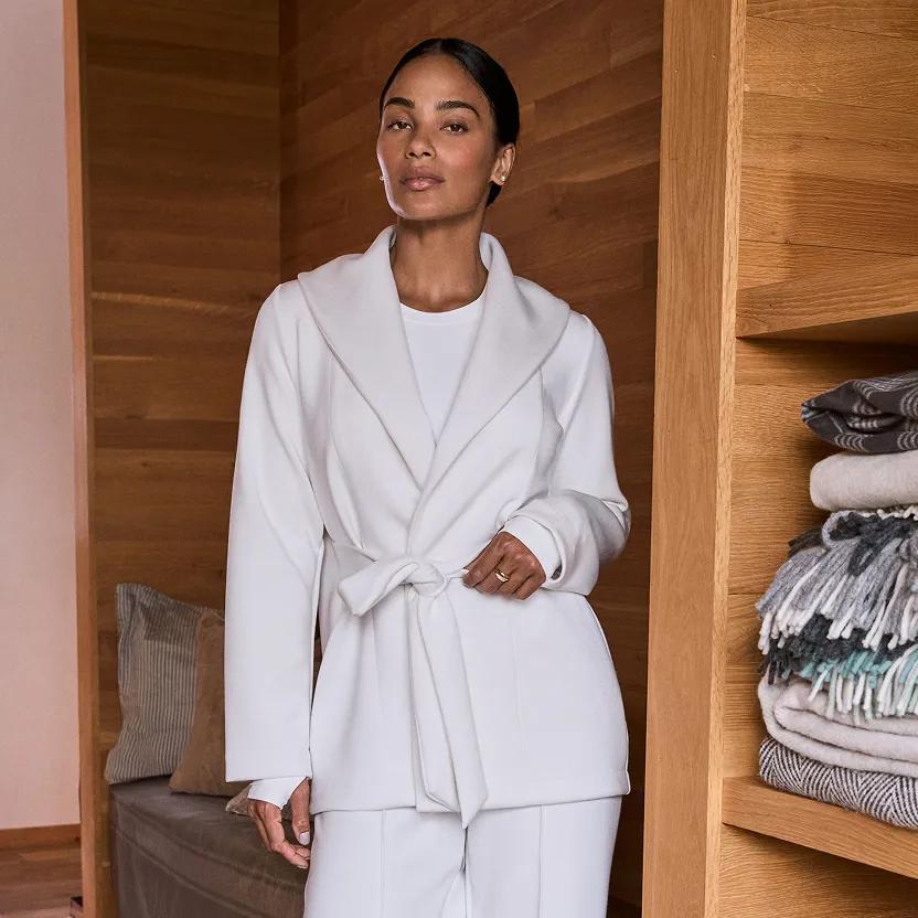 1225 SITE TopNavTile AELuxe Desktop