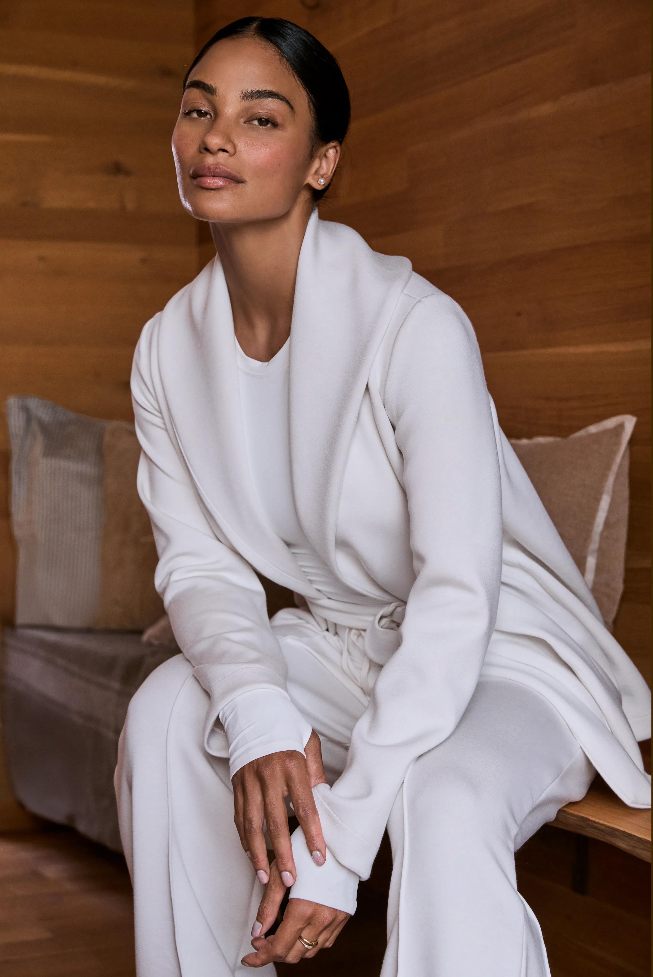 21986R Ivory 50936R Ivory Editorial 294