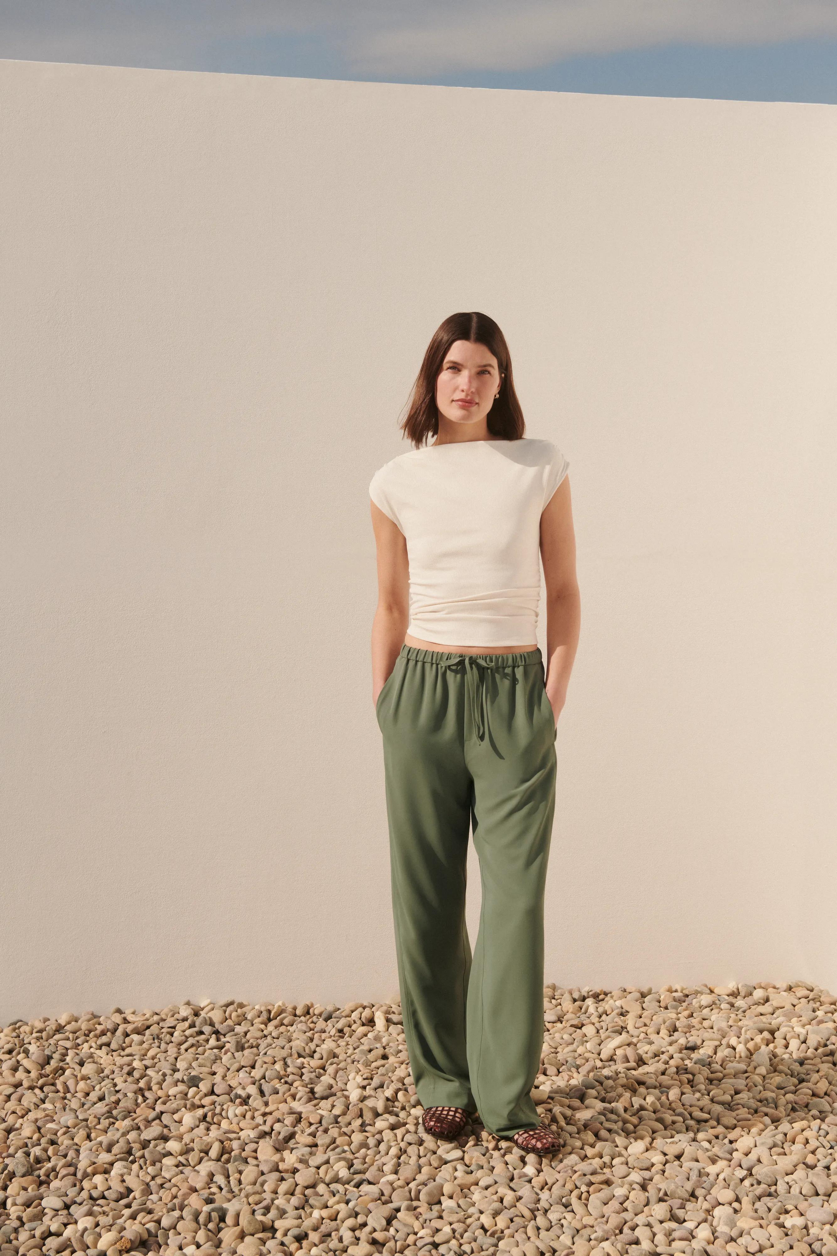 Bjorn Iooss, New York City, Julia Van Os, 5'11", 22454R-Eucalyptus S, Tall, 22152R-Ivory S