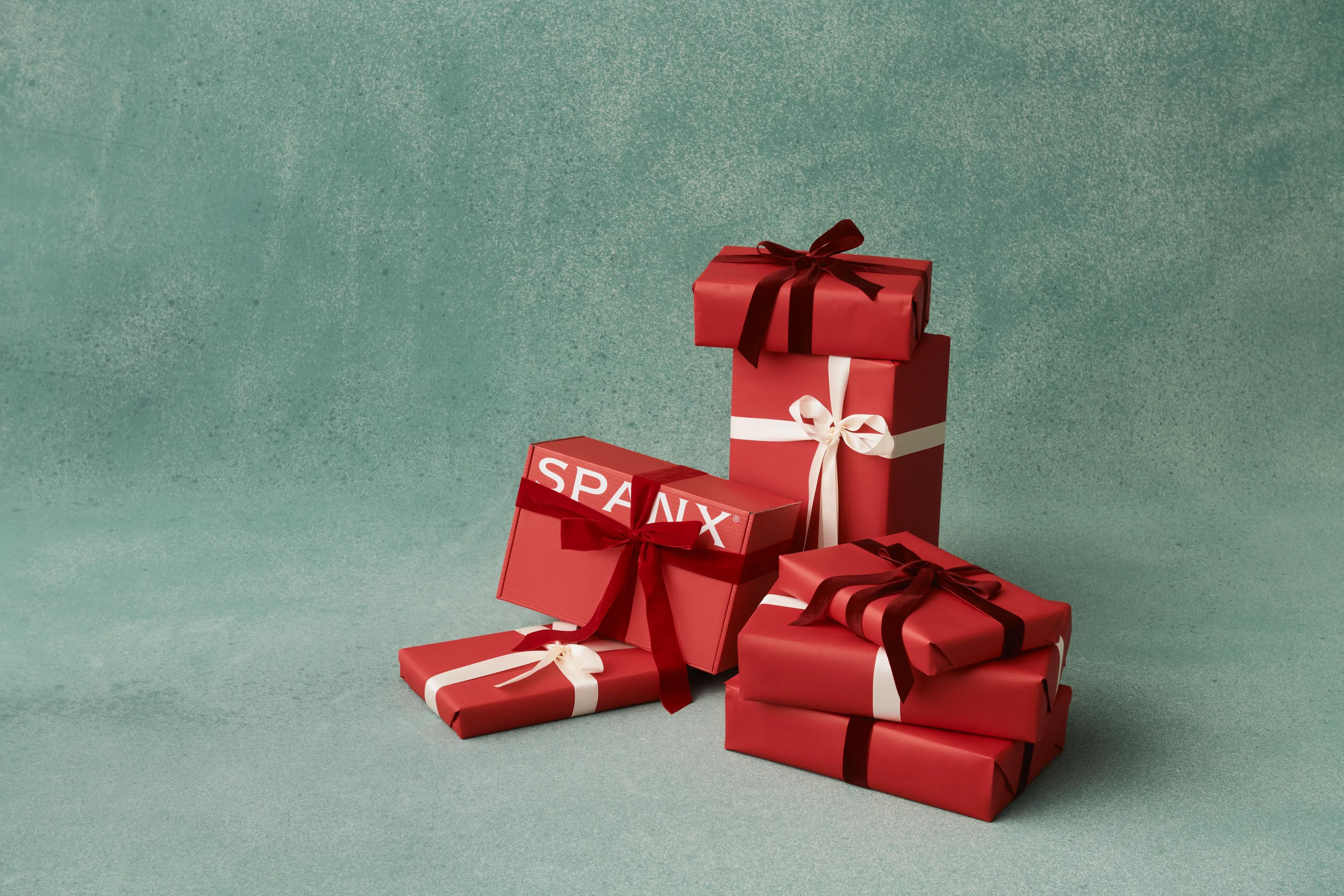 The Best Holiday Dresses to Gift (and Wear) This Season