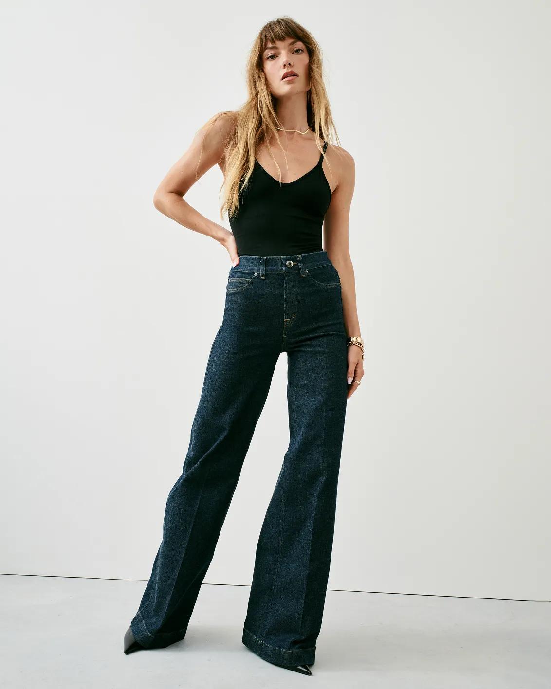 【The Upside】 Peached Power high-rise croppedレギンス PEACHED 28IN HIGH RISE PANT in BLACK | The UPSIDE